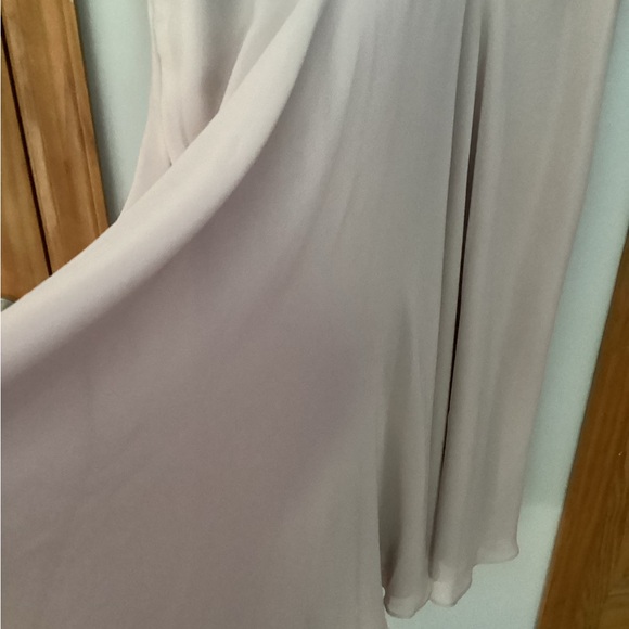 EUC ASOS Design Curve short sleeve dress with 3D embellished neckline size 16. - Picture 5 of 7